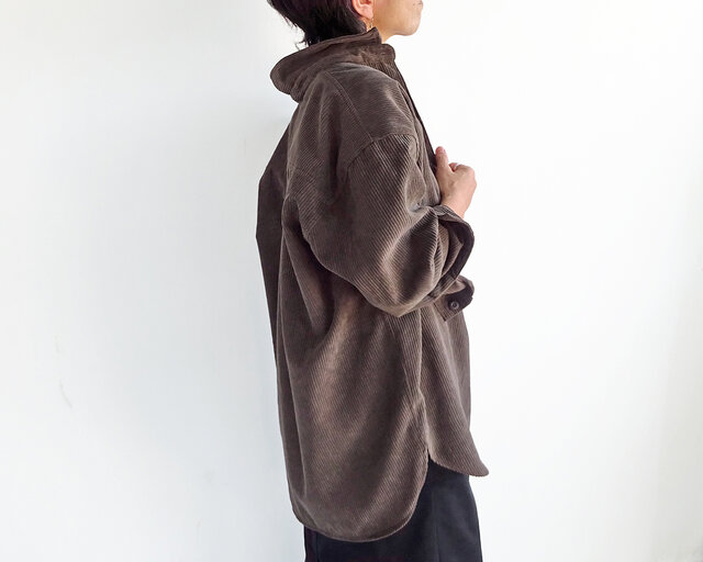 コーデュロイオーバーサイズシルエットシャツ（ブラウン） | iichi