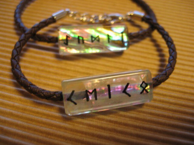 ルーン文字 名入れ螺鈿 らでん ブレスレット Iichi ハンドメイド クラフト作品 手仕事品の通販