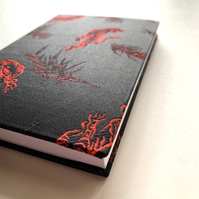 虎〜毘沙門天』 金襴織物御朱印帳 B6大判サイズ 虎 寅 トラ 品格