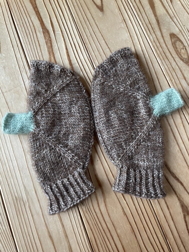 No.1333 アルパカミトン　dark brown mottled