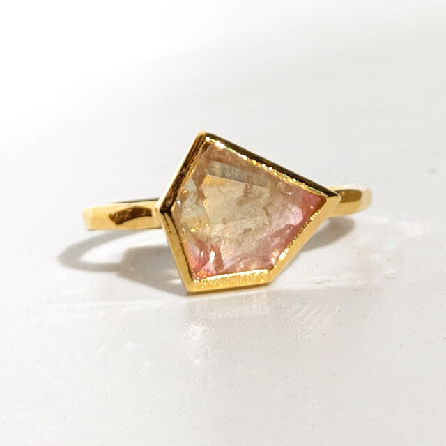 バイカラートルマリン　変形5角形　ほんのり色づくピンクからクリアー　シルバーSV925リング