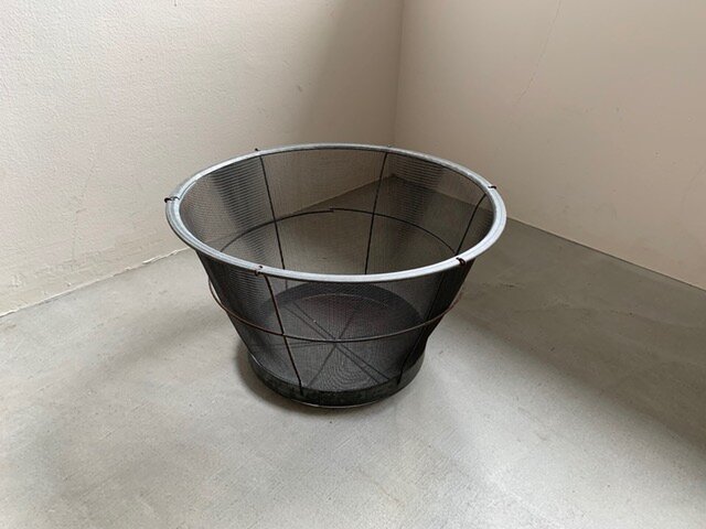 アイアンメッシュバスケット | iichi 日々の暮らしを心地よくする