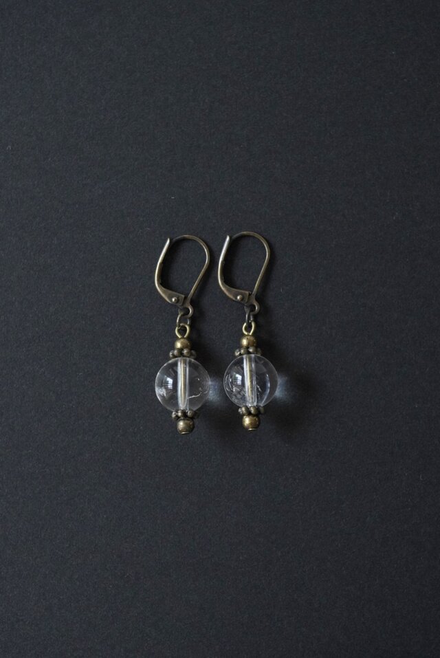 大粒クリスタルクォーツのフレンチフックピアス