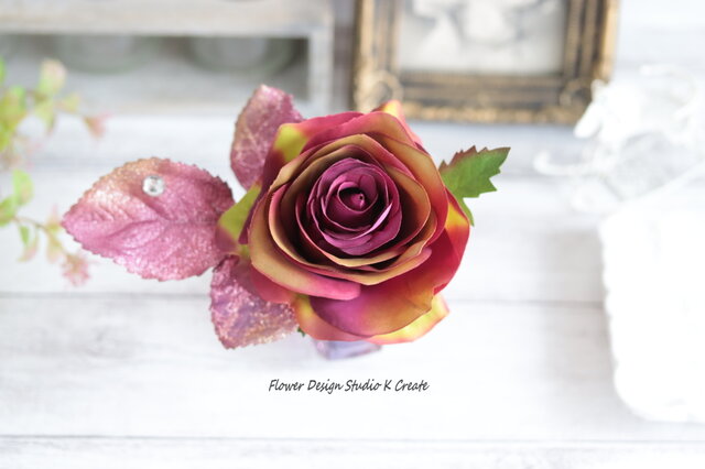 ワインカラーの薔薇の髪飾り バラ ワイン ボルドー 薔薇 髪飾り