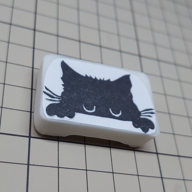 消しゴムはんこ「クロネコ④」 | iichi 日々の暮らしを心地よくする