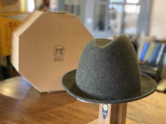木型で作った ふたこぶフェルトハット | iichi 日々の暮らしを心地よく