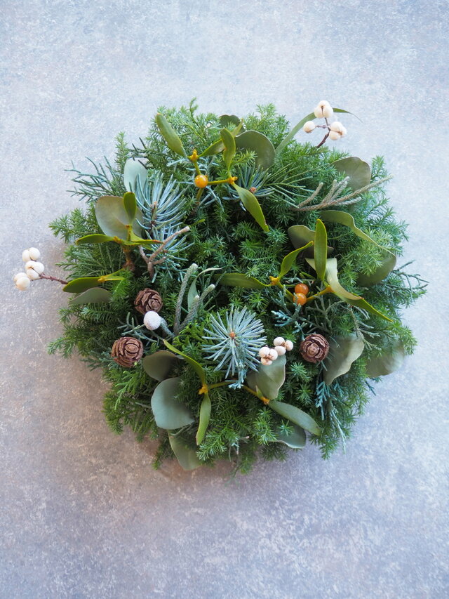 ヤドリギのフレッシュクリスマスリース | iichi 日々の暮らしを