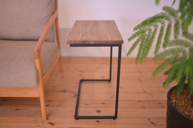 サイドテーブル レジン アイアン 無垢材 木製 一枚板 コの字 アンティーク 欅 サイドテーブル レジン アイアン 欅 ケヤキ 無垢材 木製 一枚板