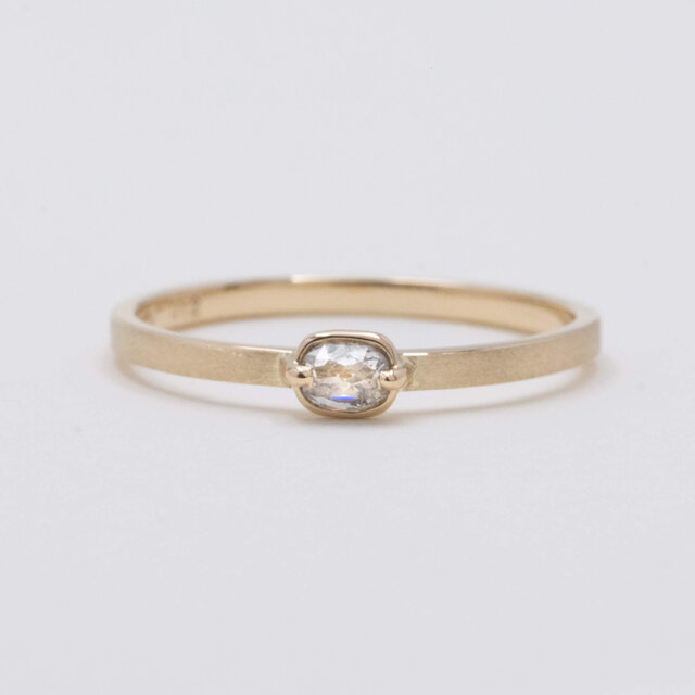 Stella baby oval diamond ring | iichi 日々の暮らしを心地よくする