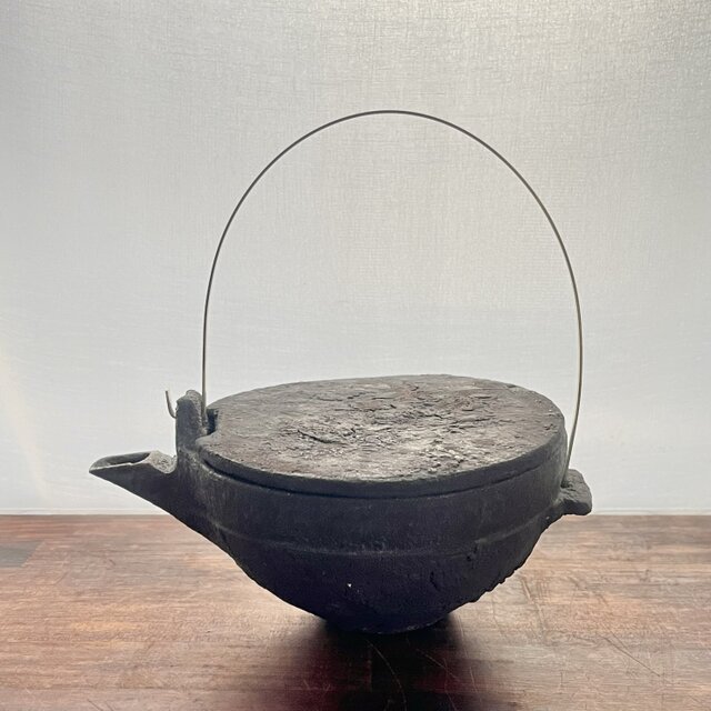 注器 黒釉&黒錆釉＆真鍮 bowl ＆ lid | iichi 日々の暮らしを心地よく 