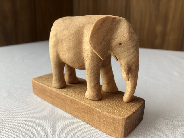 木製彫刻ぞう | iichi 日々の暮らしを心地よくするハンドメイドや