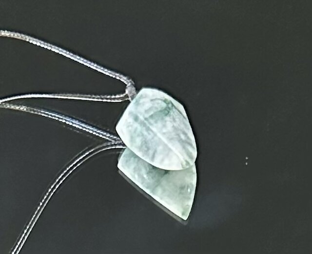 龍神舞祭 龍牙 糸魚川極上ロウカン翡翠 | iichi 日々の暮らしを