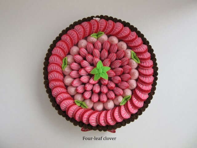 ［SALE］リング「クリアストロベリー＆パール」いちご 苺 パール ハンドメイド SALE］リング「クリアストロベリー＆パール」いちご 苺 パール