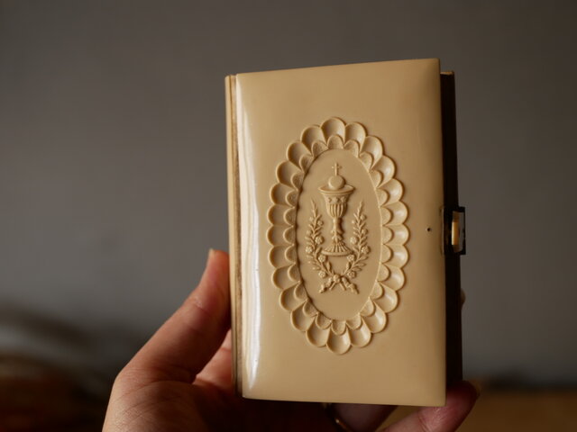 プロヴァンス 希少　アンティーク　ミセル　聖書 アンティーク 聖書 | フランス セルロイドのミゼル ミサ典礼書