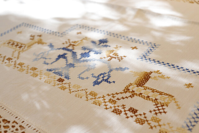 蝶の刺繍テーブルクロス 大盤 手縫いハンドメイド 未使用新品