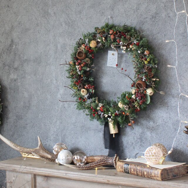 粒たちの世界」クリスマスのフルリース№1 ＊＊ ドライフラワーリース