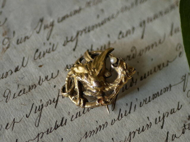 御成約品 FIX グリフォン ゴールドプレート アンティークブローチ