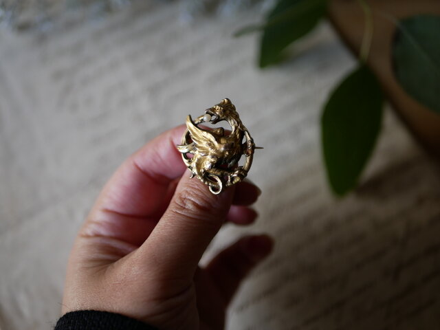 御成約品 FIX グリフォン ゴールドプレート アンティークブローチ