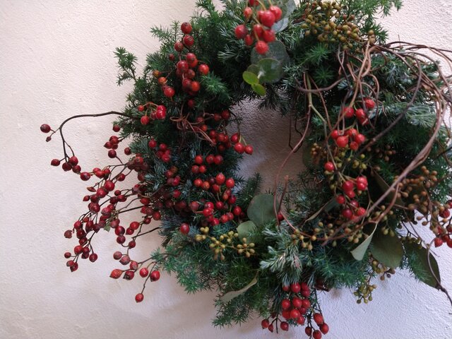 森のクリスマスリースー野ばらの実とポポラス | iichi 日々の暮らしを