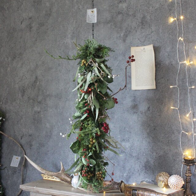 枝が主役のクリスマスフライングバー ＊＊ ドライフラワーリース