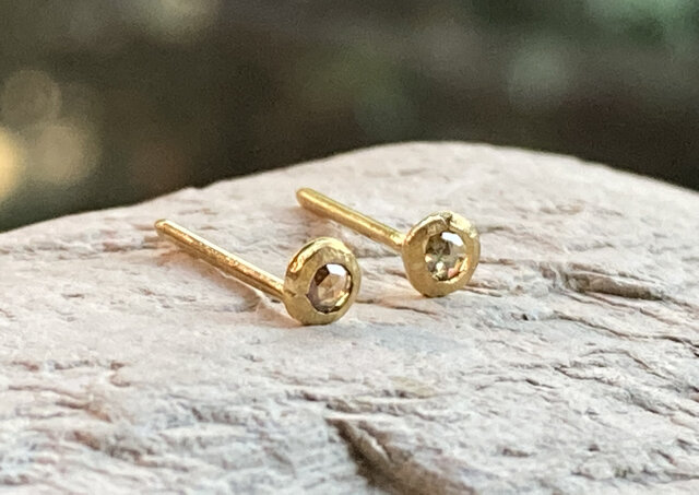 K24 ローズカット天然ダイヤモンド 純金スタッドピアス◇K24 K24 ローズカット天然ダイヤモンド 純金スタッドピアス◇K24