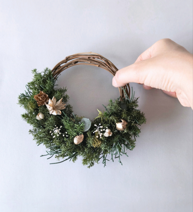 小さなクリスマスリースとオーナメントのセット クリスマス