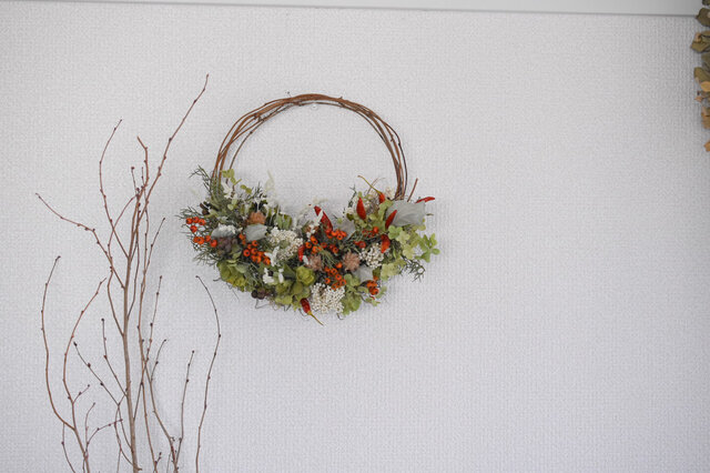 野ばらの実　リース　大きめ 野ばらの実のリース | iichi 日々の暮らしを心地よくする