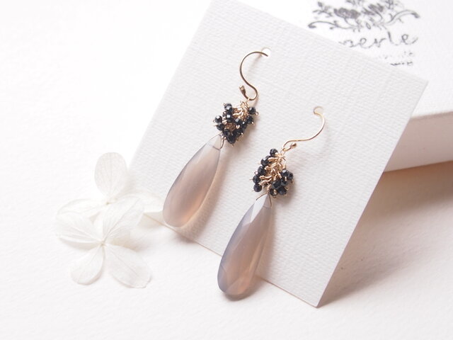 宵闇色のピアス（14kgf）／イヤリング | iichi 日々の暮らしを心地よく