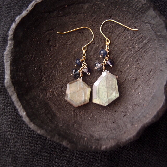 K14gf】Labradorite Asymmetry Earrings／ラブラドライト