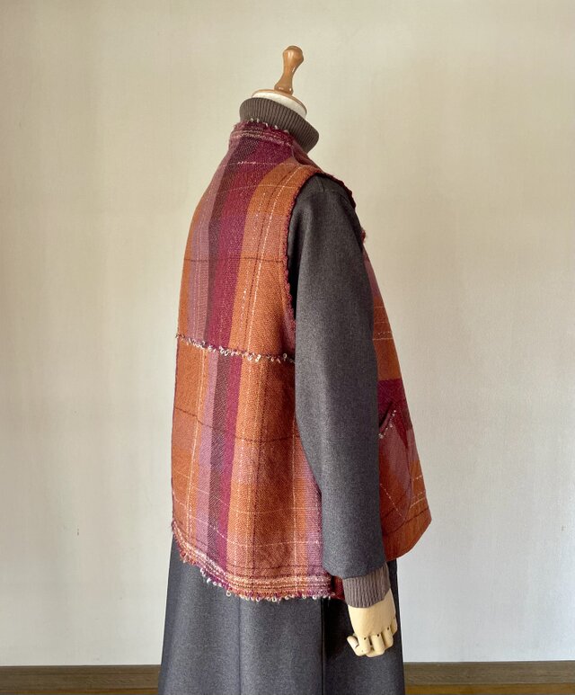 sale 10％OFF＞ 茶系のウール糸で織った手織りのトラピソイドベスト