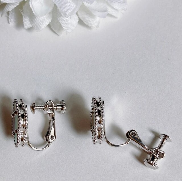 プラチナ　スタッドピアス 高品質・ラッキークローバー スタッドピアス 18金GP プラチナGP