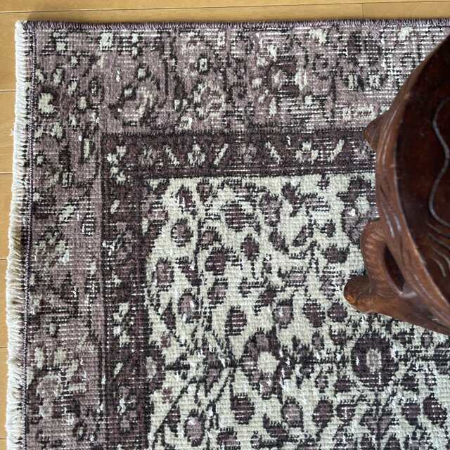 107×190 くすみラベンダー クリーム 草花サークル トルコヴィンテージラグ iichi 日々の暮らしを心地よくするハンドメイドや