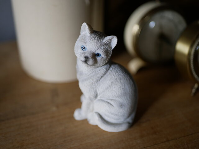 白い猫 Chat Blanc フランスヴィンテージ ブロカントのある暮らし