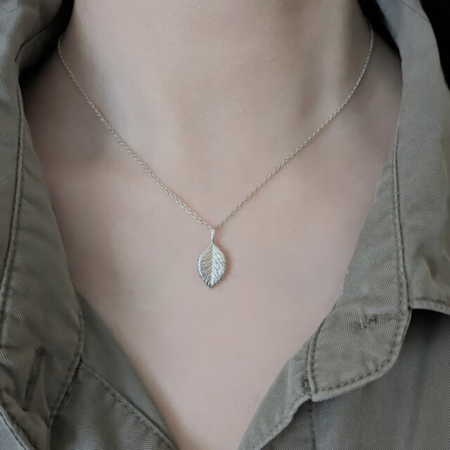 SILVER925 木の葉のネックレス | iichi 日々の暮らしを心地よくする