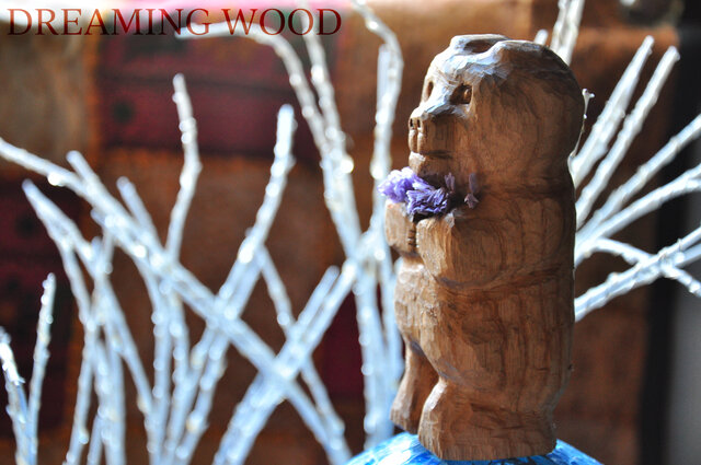 白樺の森の熊の木彫り Birch forest bear ornament | iichi 日々の