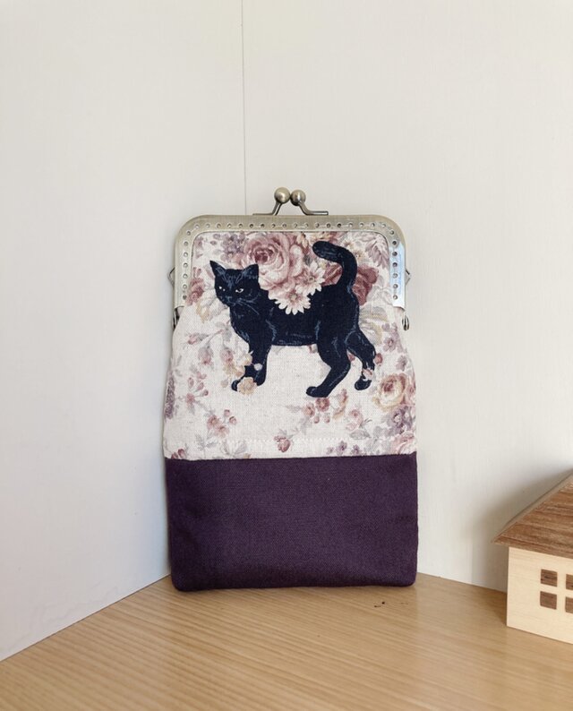 猫ちゃんとローズの縦長ふんわりがま口ポーチ