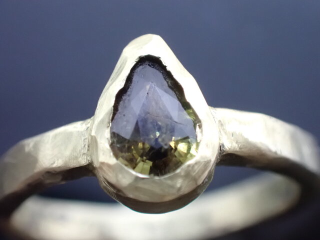 サマーセール！青緑から赤紫へ色が変わる神秘的なアレキサンドライト１ｃｔ六角リング サマーセール！青緑から赤紫へ色が変わる神秘的なアレキサンドライト