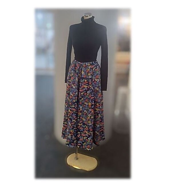 113 スカート見えパンツ　スカーチョ　キュロット　着物リメイク　小紋柄　カラフル　ウェストゴム