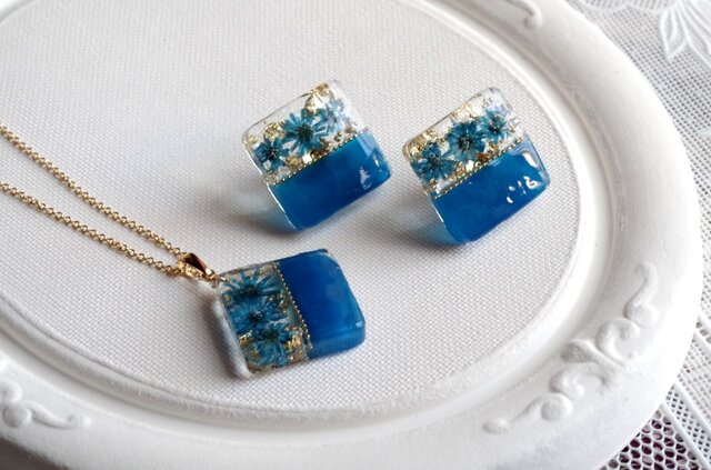 レジンピアス：#72 0fafc8622f75f6154113b2df3af572