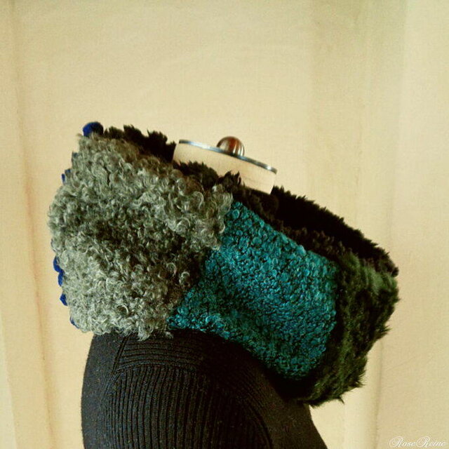 絵画なパッチワーク♥手編み+♥エクリュ♥ふわふわエコファー♥ボリュームスヌード 絵画なパッチワーク♥手編み+♥エクリュ♥ふわふわエコファー