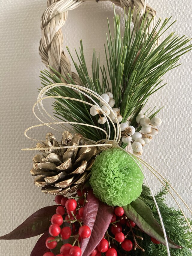 稲藁タッセルお正月〆縄飾り ~古代米とポンポン菊 | iichi 日々
