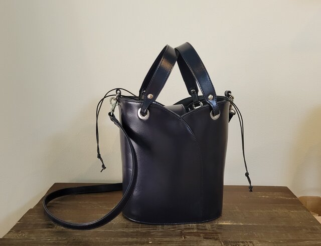 巾着内袋付き バケツ型2wayショルダーバッグ(ネイビー) | iichi 日々の