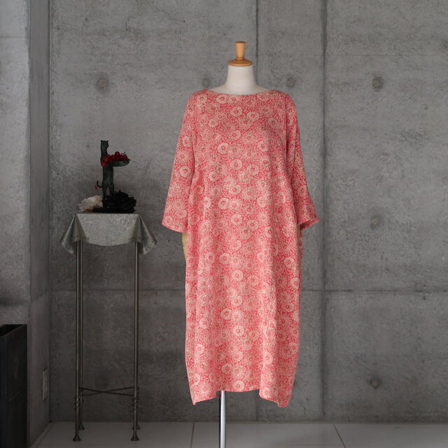花唐草模様のワンピース フリーサイズ 着物リメイク kimono | iichi