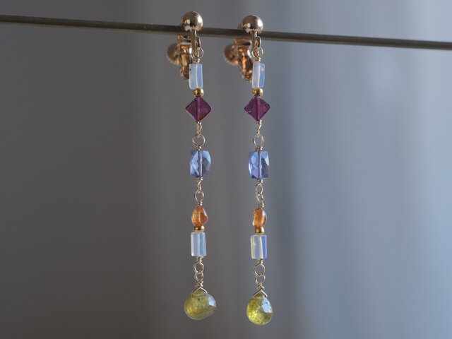 Árstíðabundin skemmtun earring：天然石ピアス・イヤリング