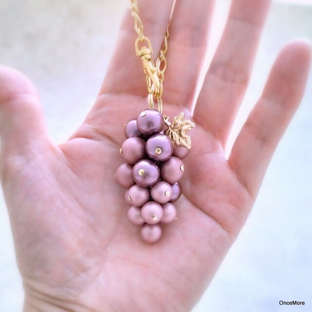 葡萄のバッグチャーム（ミニサイズ／ピンクブラウンMIX）GLD | iichi