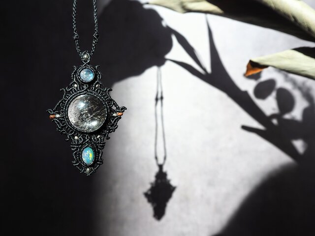 レインボームーンストーン・オパールのマクラメネックレス 天然石マクラメネックレス ルチルクォーツ レインボームーンストーン