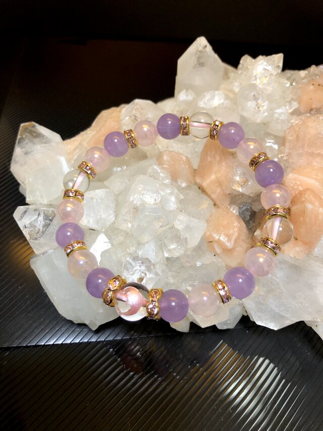 ピンク彫り イルカ水晶 ラベンダーアメジスト 天然石ブレスレット