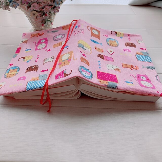 【B6サイズ・四六判】ピンク　可愛いさかなと猫柄 手帳カバー　ノートカバー　ブックカバー