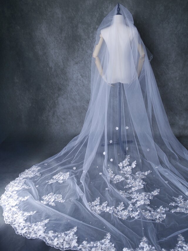 ウェディングドレス新品在庫処理！激安！ロングベール ホワイト 高級刺繍 ソフトチュール 花嫁