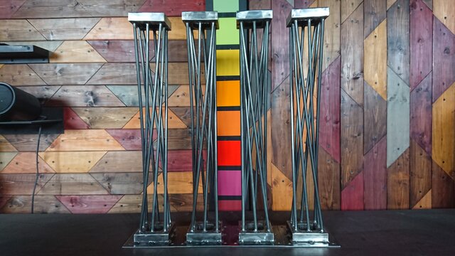 無塗装でアイアンなフラット鉄脚♪ 50×600（床面450）×700mm 台形型 無塗装でアイアンな丸棒鉄脚♪ 100×100×650mm ねじれ型 4脚ver